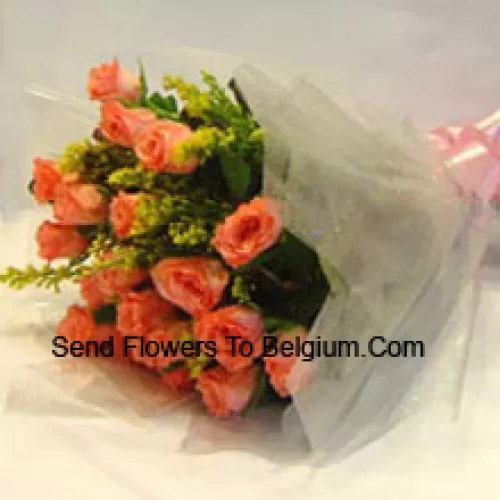 Bouquet de 19 roses orange avec des remplissages saisonniers